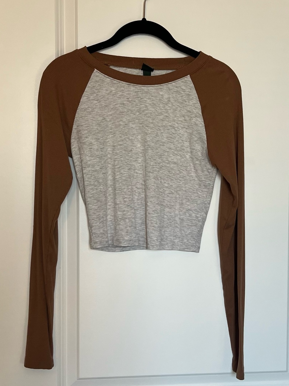 Wild Fable Cropped Raglan Long Sleeve Top